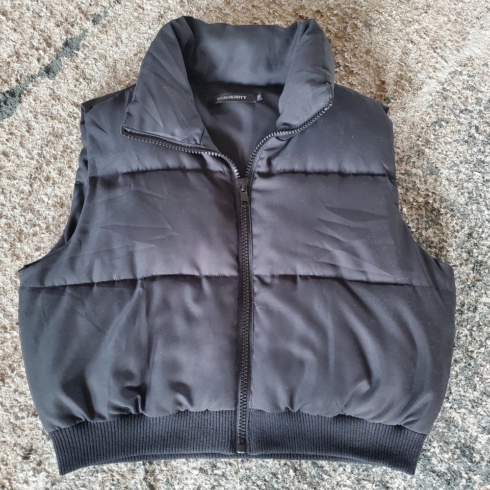 Cropped Black Puffer Vest